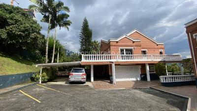 Casa de 5 alcobas en venta en Las Palmas, Medellín, 554 m² · foto 2 de 20