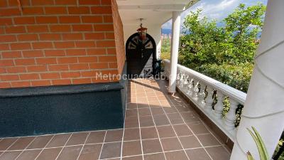 Casa de 5 alcobas en venta en Las Palmas, Medellín, 554 m² · foto 3 de 20