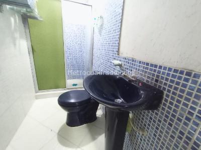 Casa de 5 alcobas en arriendo en Boston, Medellín, 520 m² · foto 8 de 12