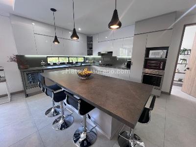 Casa de 3 alcobas en venta en Rionegro, Rionegro, 1920 m² · foto 4 de 20