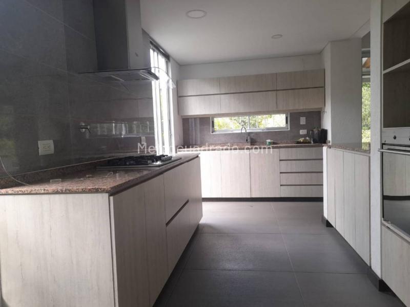 Casa Campestre en Arriendo en Vereda La Veta - 4