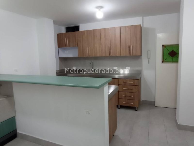 Apartamento en Arriendo en Lalinde con 3 Alcobas y 3 Baños