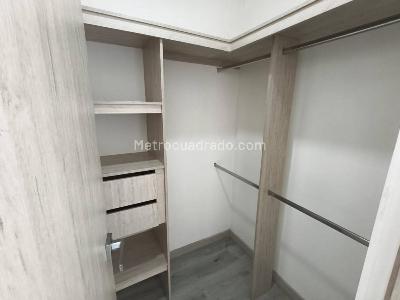 Apartamento en arriendo en Loma Del Escobero, Envigado · foto 11 de 20