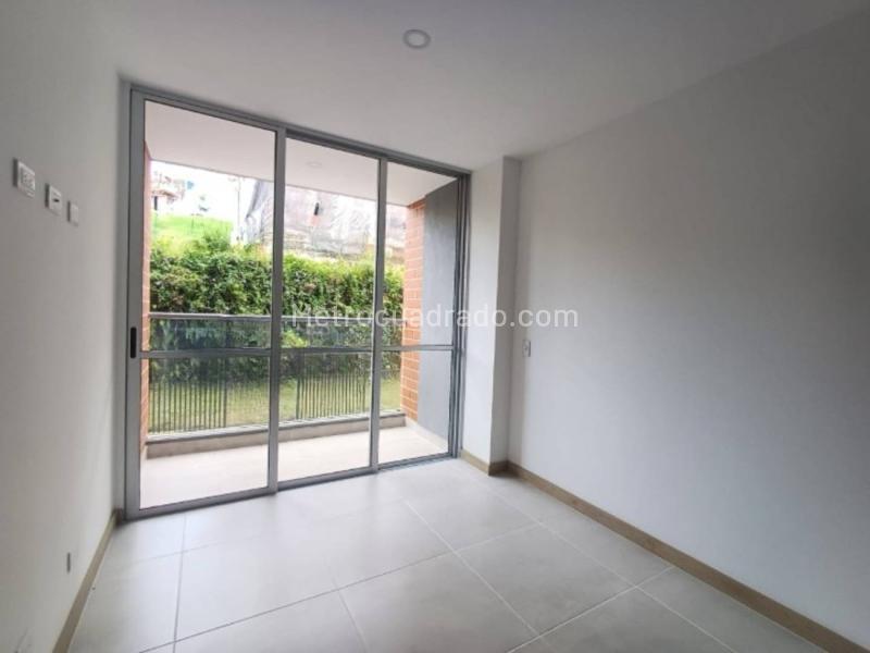 3BR Apartment in Los Colegios (66 m²) - 2
