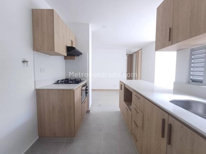 3BR Apartment in Los Colegios (66 m²) - 3