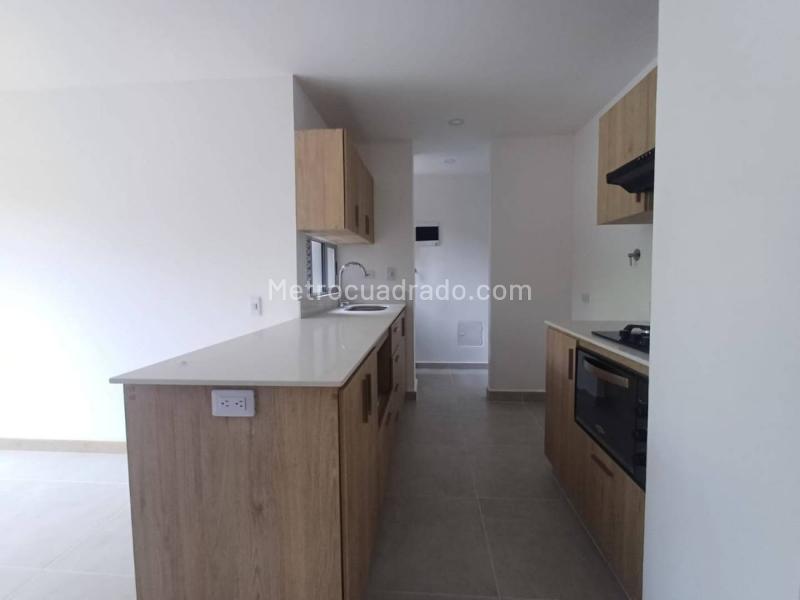 3BR Apartment in Los Colegios (66 m²) - 5