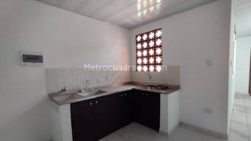 Apartamento con estilo de 3 Alcobas cerca a Metro Hospital - 4