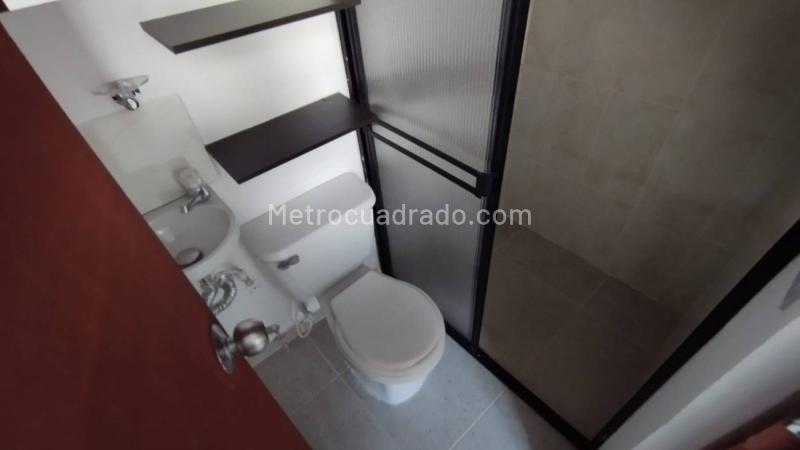 Apartamento con estilo de 3 Alcobas cerca a Metro Hospital - 9