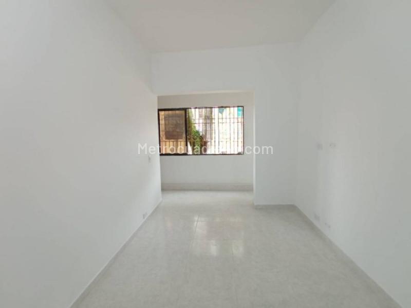 Apartamento amplio de 3 Alcobas cerca a Metro Hospital - 2