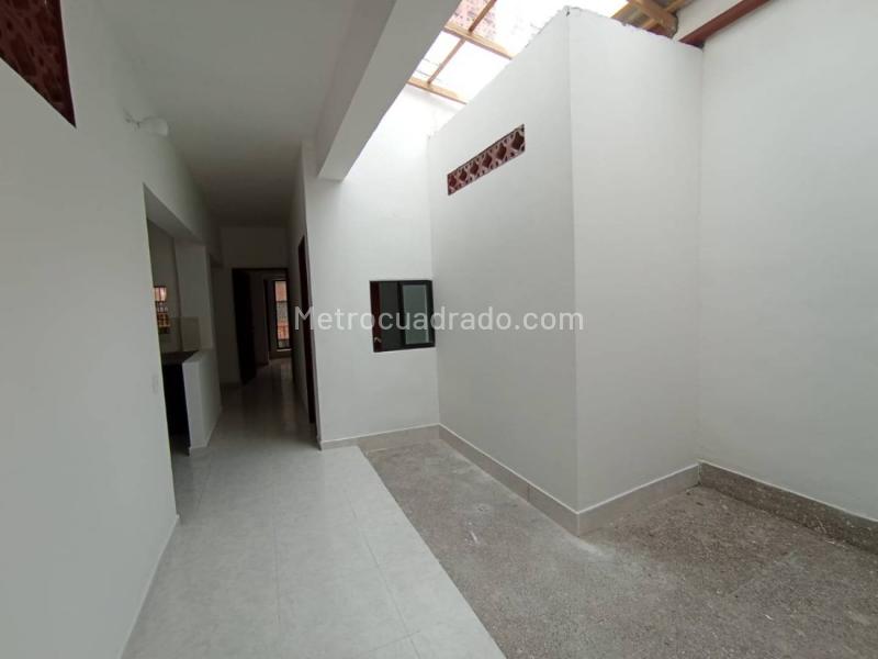 Apartamento amplio de 3 Alcobas cerca a Metro Hospital - 6