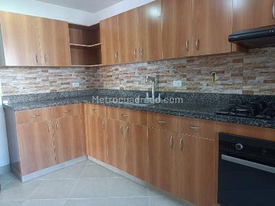 Apartamento en arriendo en Loma De Los Gonzalez, Medellín · foto 3 de 20