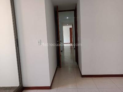 Apartamento en arriendo en Loma De Los Gonzalez, Medellín · foto 5 de 20