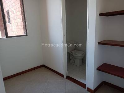 Apartamento en arriendo en Loma De Los Gonzalez, Medellín · foto 12 de 20