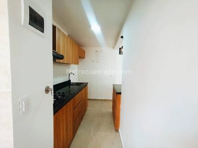 Apartamento de 3 alcobas en venta en El Porvenir, Rionegro, 54 m² · foto 2 de 20