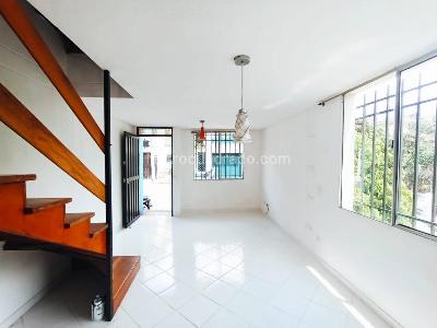 Casa de 3 alcobas en venta en Robledo Parque, Medellín, 86 m² · foto 2 de 20