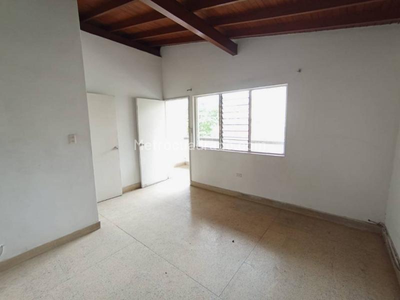 Casa Comercial en Alquiler en El Estadio - 2