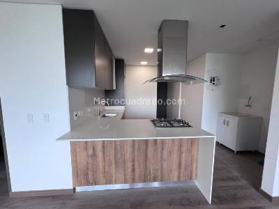 Apartaestudio en venta en Altos Del Poblado, Medellín, 64 m² · foto 13 de 20