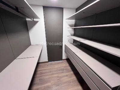 Apartaestudio en venta en Altos Del Poblado, Medellín, 64 m² · foto 15 de 20