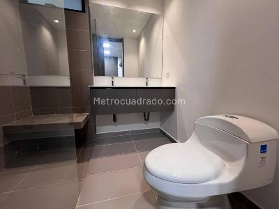Apartaestudio en venta en Altos Del Poblado, Medellín, 64 m² · foto 17 de 20