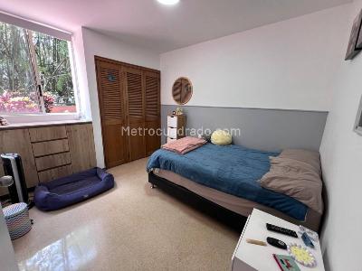 Apartamento de 3 alcobas en venta en Castropol, Medellín, 305 m² · foto 4 de 20