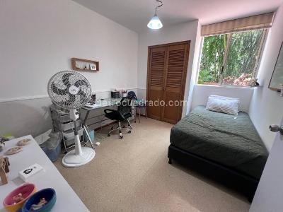 Apartamento de 3 alcobas en venta en Castropol, Medellín, 305 m² · foto 5 de 20