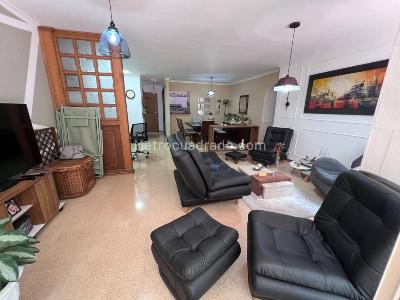 Apartamento de 3 alcobas en venta en Castropol, Medellín, 305 m² · foto 12 de 20