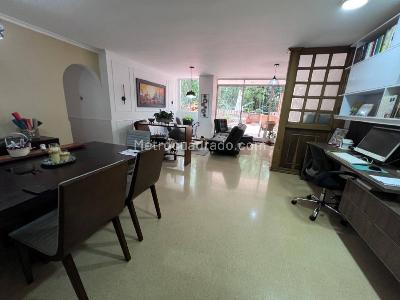 Apartamento de 3 alcobas en venta en Castropol, Medellín, 305 m² · foto 20 de 20