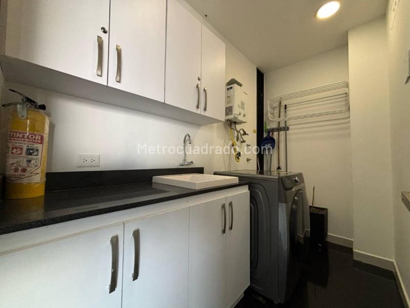 Apartamento en Arriendo de 2 Alcobas en San Lucas, Edificio Moderno - 7