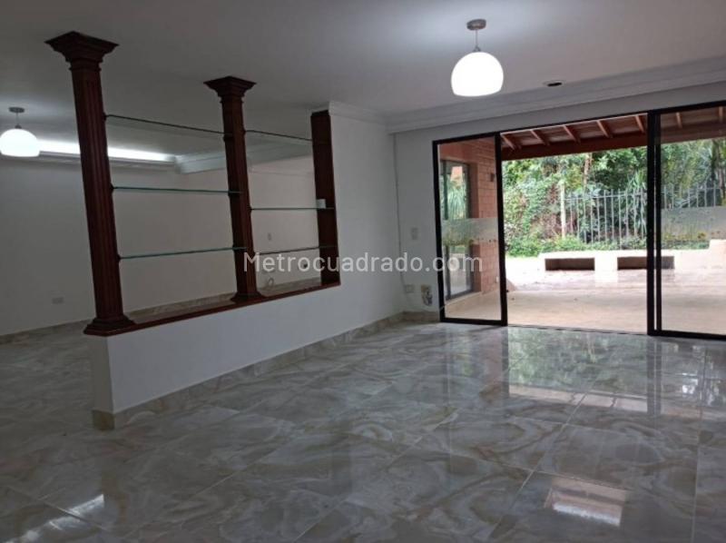 Elegant 4BR House for Rent in Castropol - 2