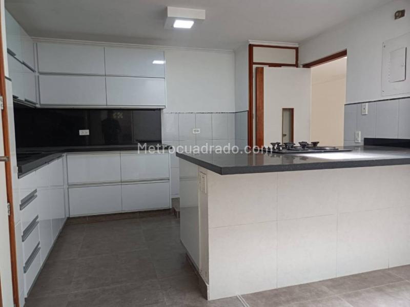 Elegant 4BR House for Rent in Castropol - 5