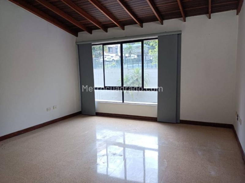 Elegant 4BR House for Rent in Castropol - 9