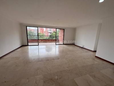 Apartamento de 3 alcobas en venta en El Tesoro, Medellín, 167 m² · foto 7 de 20