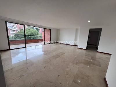 Apartamento de 3 alcobas en venta en El Tesoro, Medellín, 167 m² · foto 8 de 20