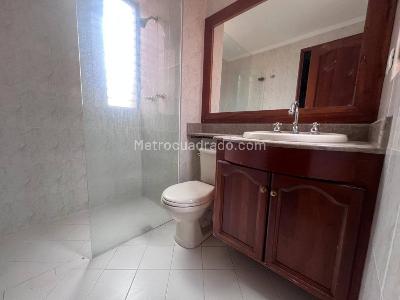 Apartamento de 3 alcobas en venta en El Tesoro, Medellín, 167 m² · foto 17 de 20