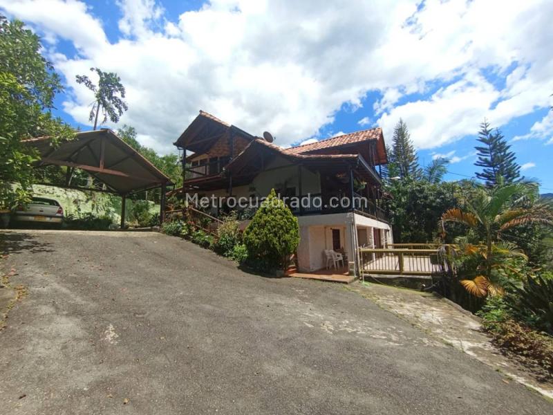 5BR Apartment in Vereda Las Lomitas (1780 m²)