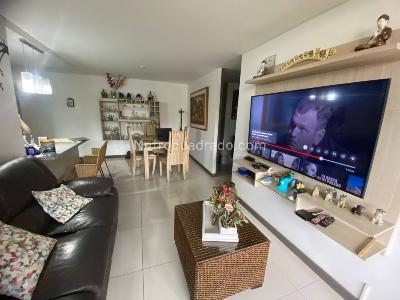 Apartamento de 3 alcobas en venta en Aves Maria, Sabaneta, 102 m² · foto 2 de 14
