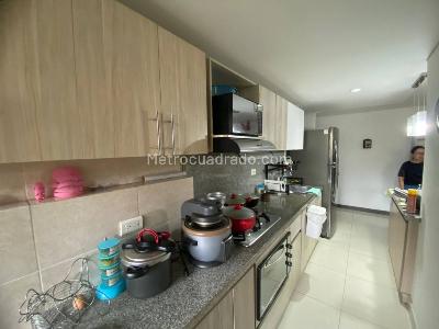 Apartamento de 3 alcobas en venta en Aves Maria, Sabaneta, 102 m² · foto 4 de 14