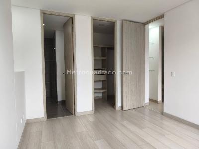 Apartamento de 2 alcobas en arriendo en Loma Del Escobero, Envigado, 73 m² · foto 7 de 16