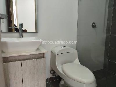 Apartamento de 2 alcobas en arriendo en Loma Del Escobero, Envigado, 73 m² · foto 9 de 16