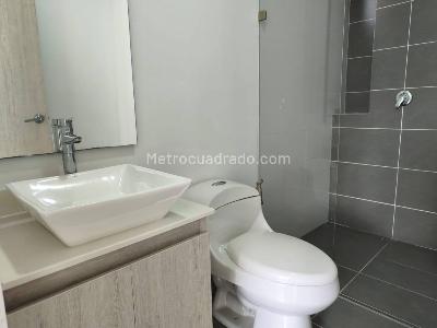 Apartamento de 2 alcobas en arriendo en Loma Del Escobero, Envigado, 73 m² · foto 12 de 16