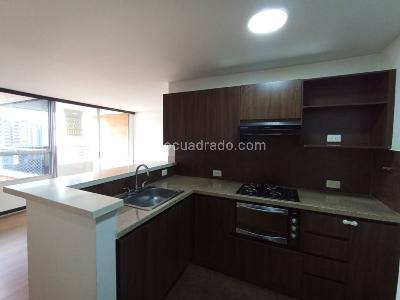 Apartamento de 2 alcobas en arriendo en Loma Del Esmeraldal, Envigado, 78 m² · foto 3 de 14
