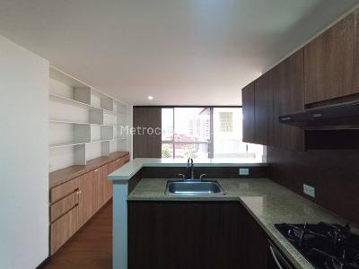 Apartamento de 2 alcobas en arriendo en Loma Del Esmeraldal, Envigado, 78 m² · foto 4 de 14