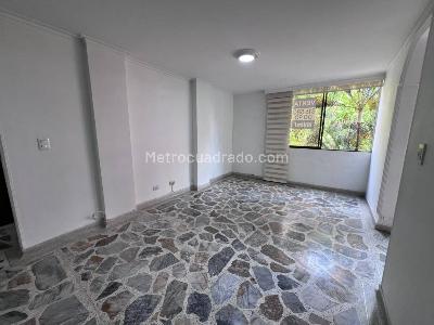 Apartamento de 3 alcobas en venta en Laureles, Medellín, 130 m² · foto 4 de 20