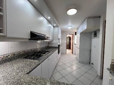 Apartamento de 3 alcobas en venta en Laureles, Medellín, 130 m² · foto 6 de 20