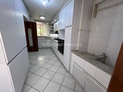 Apartamento de 3 alcobas en venta en Laureles, Medellín, 130 m² · foto 19 de 20