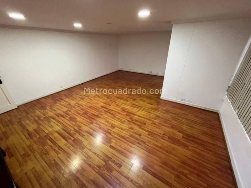 Spacious 4BR Apartment in Loma Del Campestre - 9