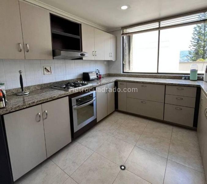 Apartamento Amplio de 4 Alcobas en Loma del Campestre - 7