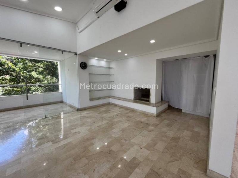 Apartamento Amplio de 4 Alcobas en Loma del Campestre - 8