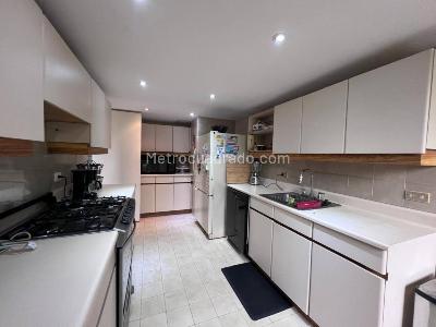 Apartamento de 2 alcobas en venta en El Poblado, Medellín, 175 m² · foto 13 de 20