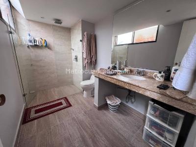 Apartamento de 2 alcobas en venta en El Poblado, Medellín, 175 m² · foto 20 de 20
